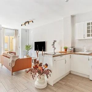 Epidemia & Quite Bedrooms By Ele Apartment